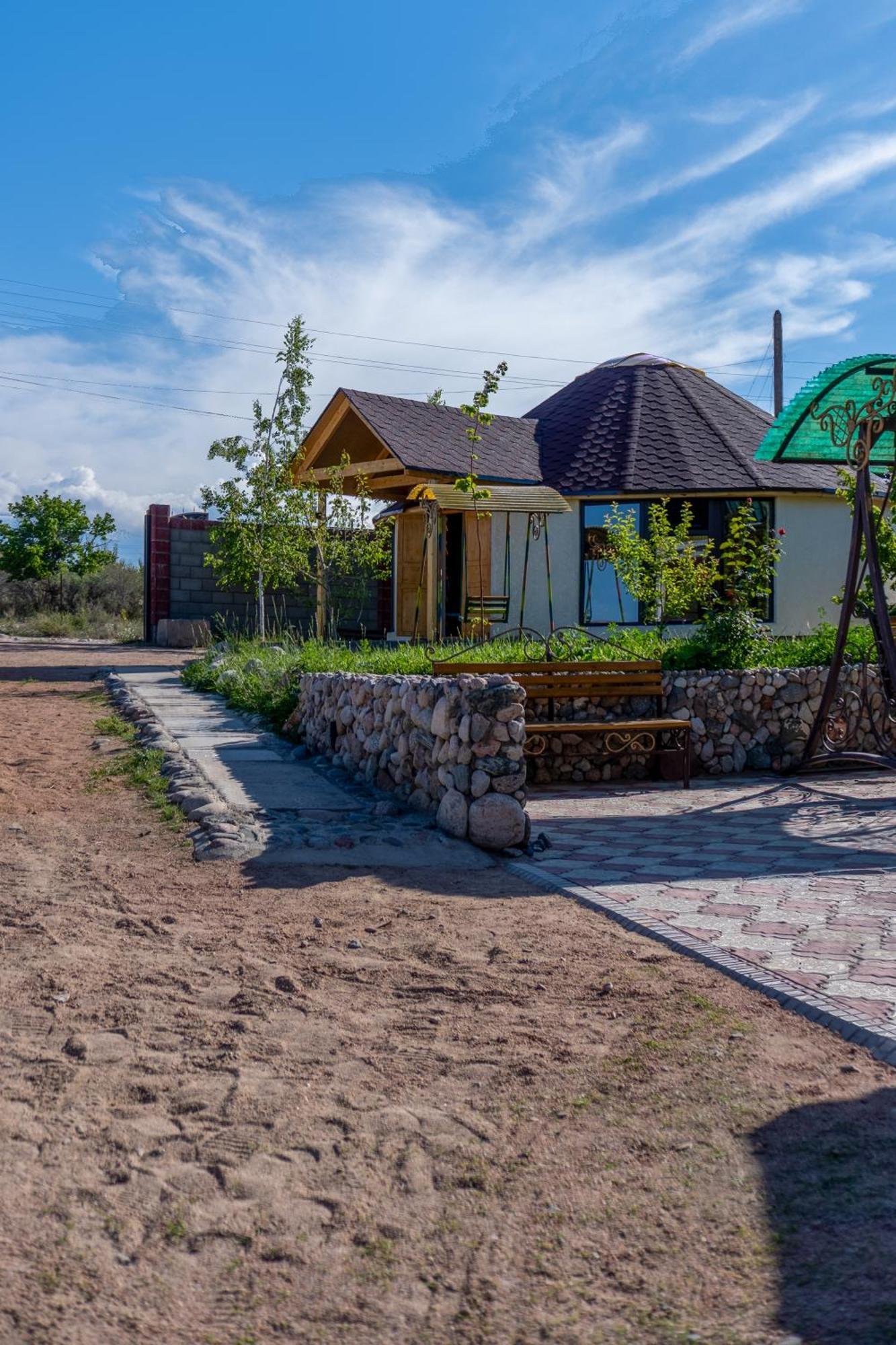 Svetlana Guest House Bokonbayevo エクステリア 写真