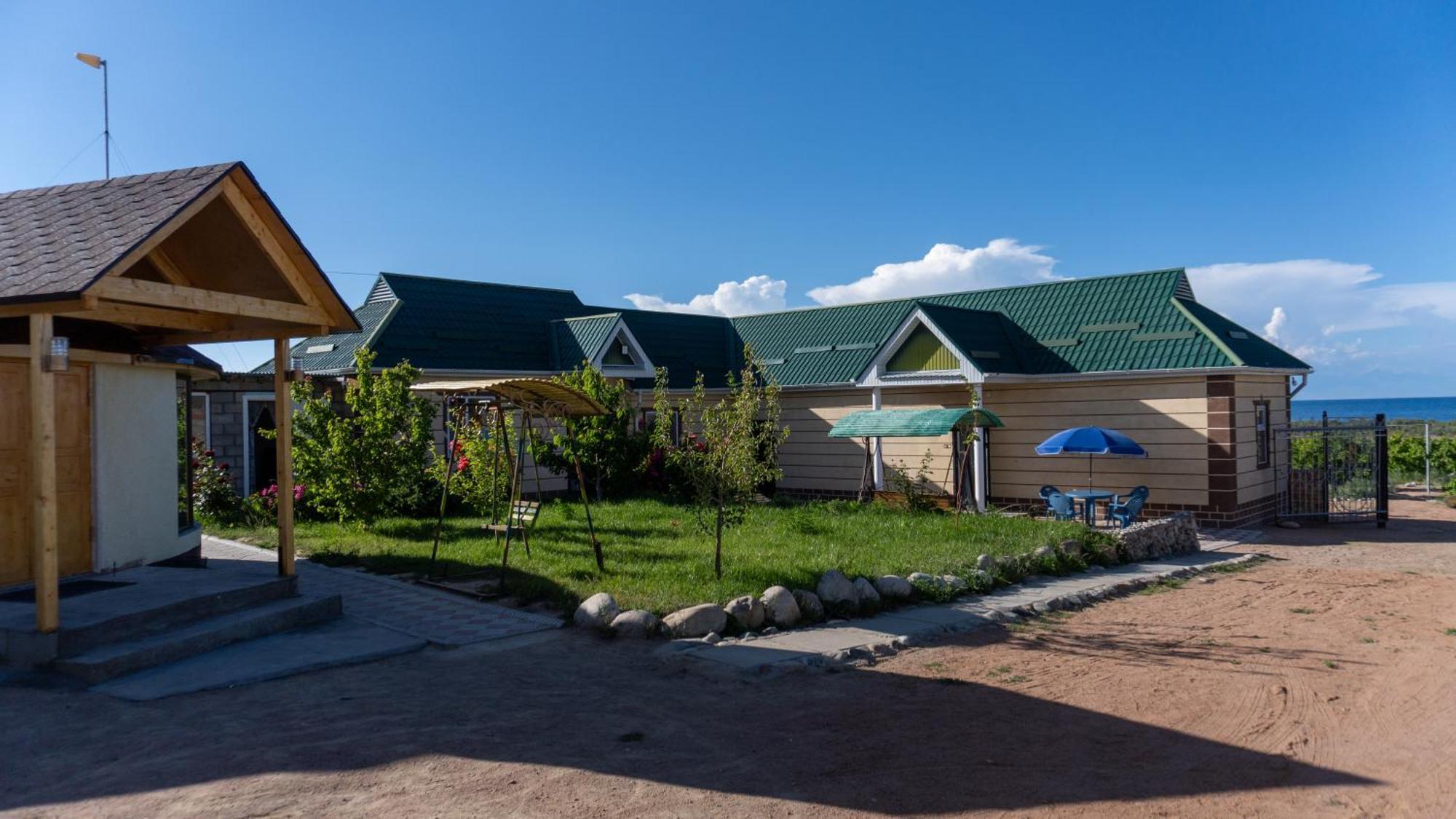 Svetlana Guest House Bokonbayevo エクステリア 写真