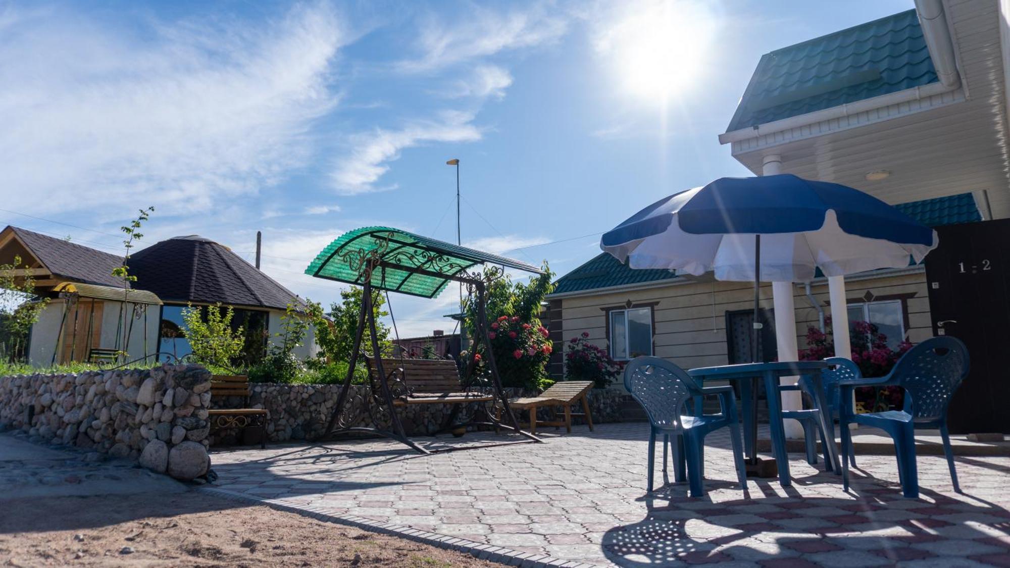 Svetlana Guest House Bokonbayevo エクステリア 写真