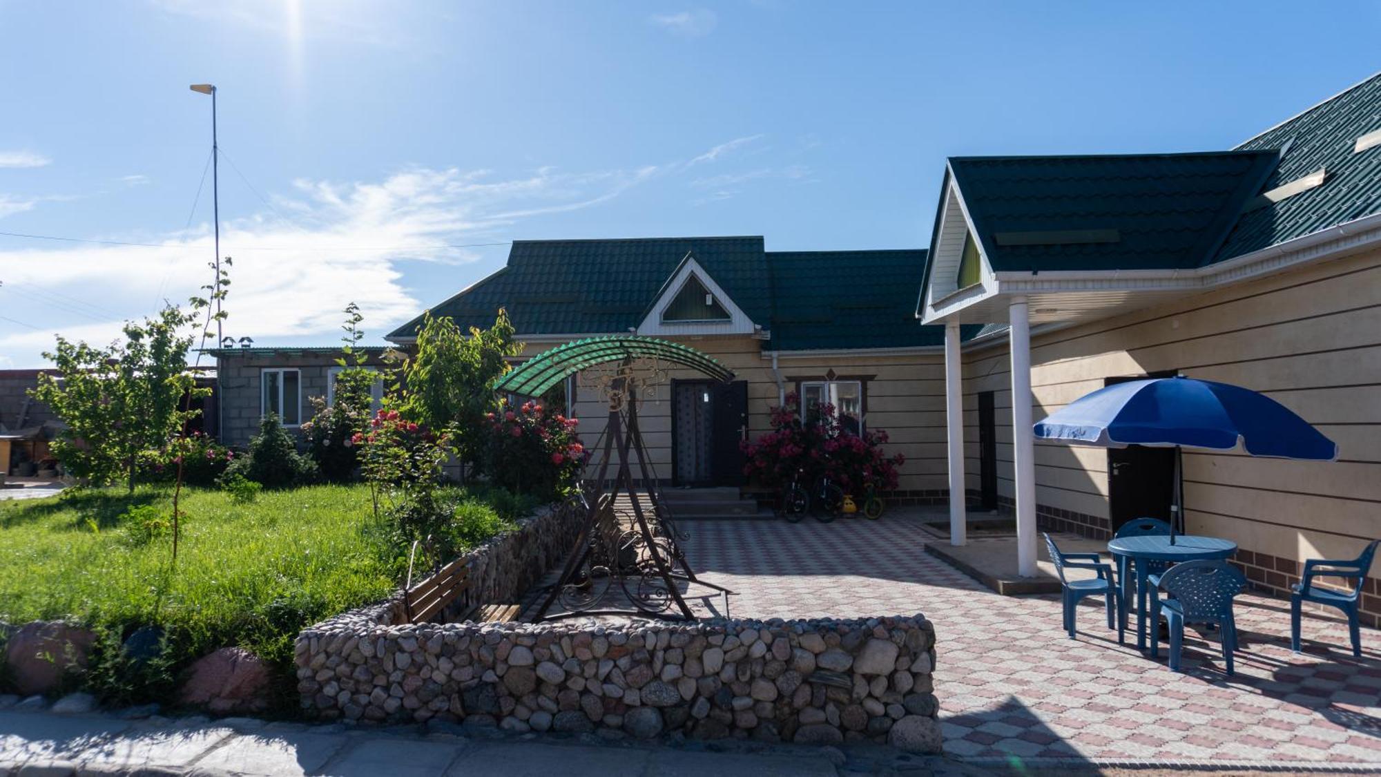 Svetlana Guest House Bokonbayevo エクステリア 写真