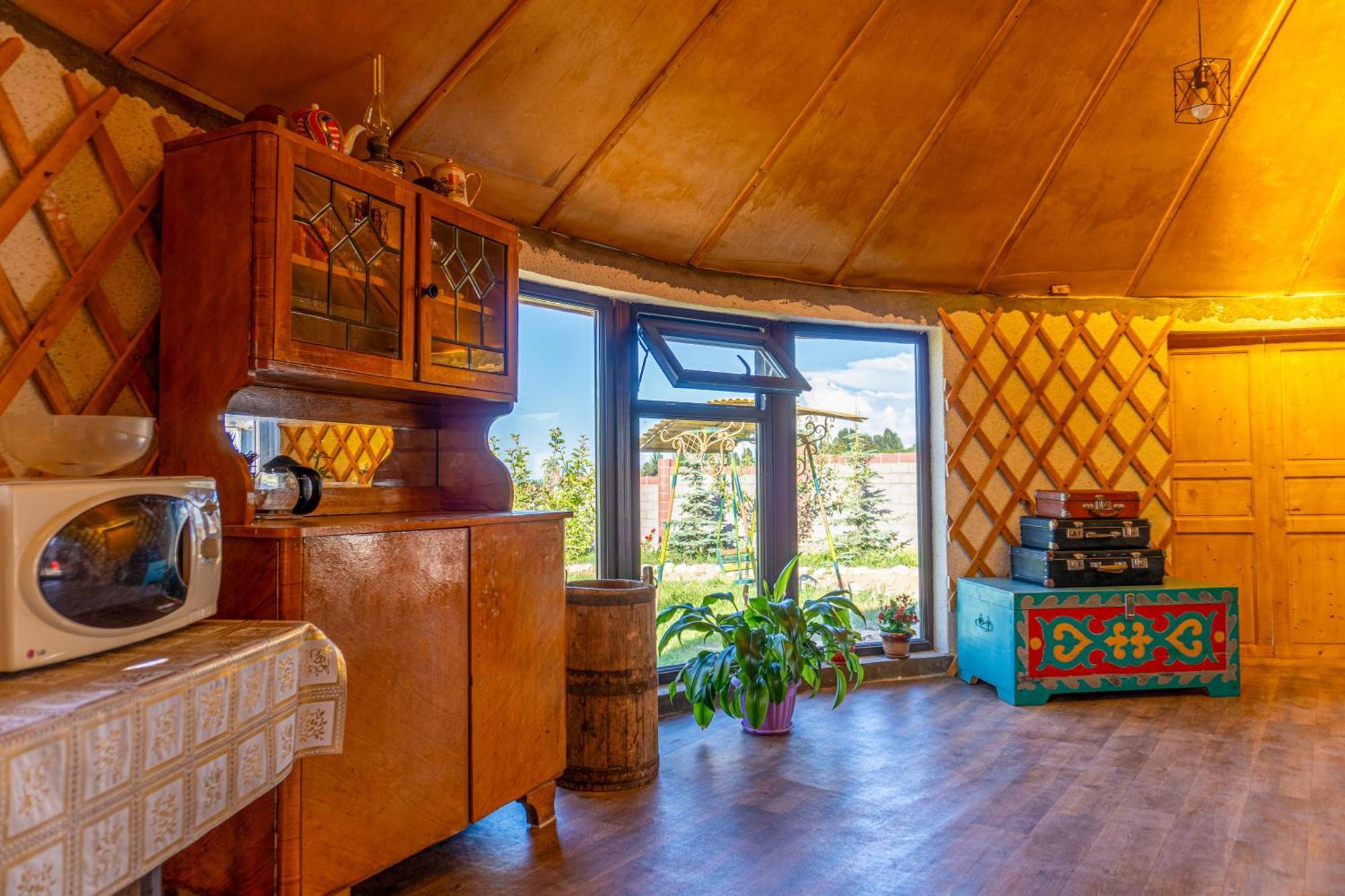 Svetlana Guest House Bokonbayevo エクステリア 写真