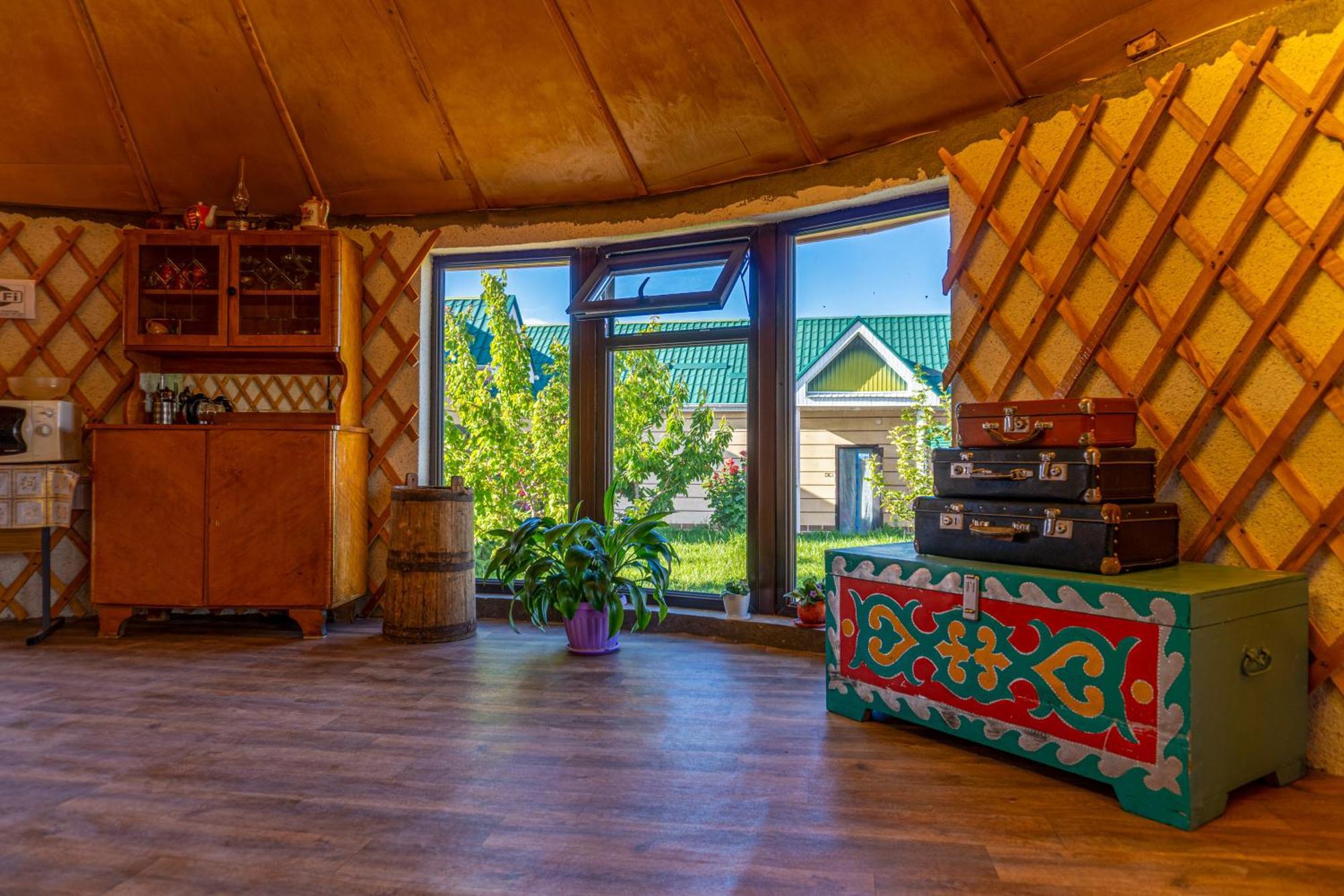 Svetlana Guest House Bokonbayevo エクステリア 写真